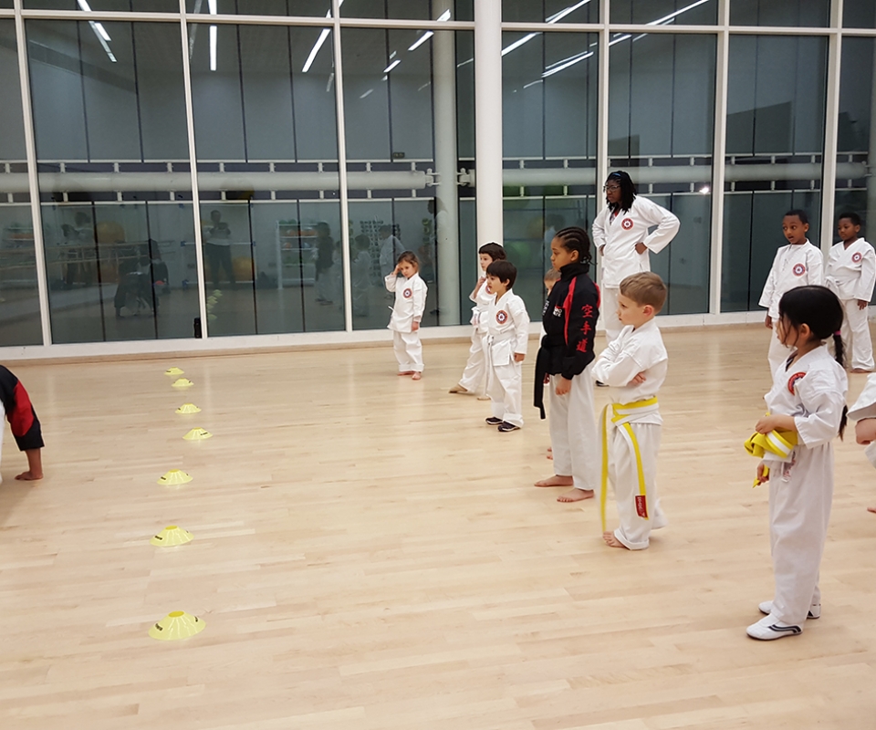 Beginners training at Glassmill Dojo