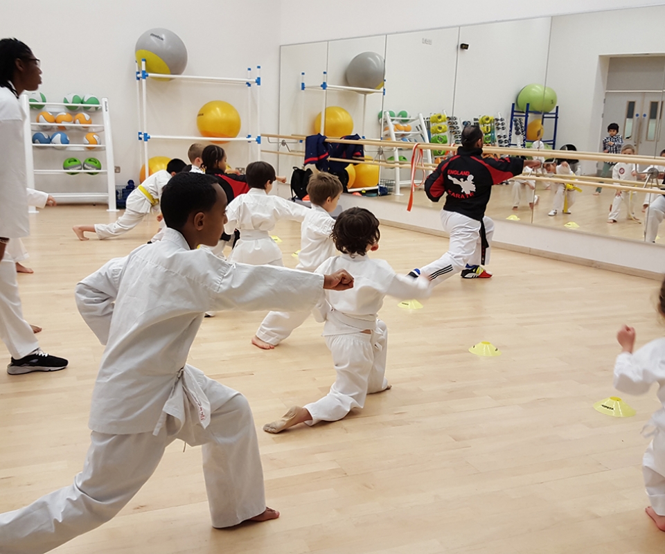 Beginners training at Glassmill Dojo